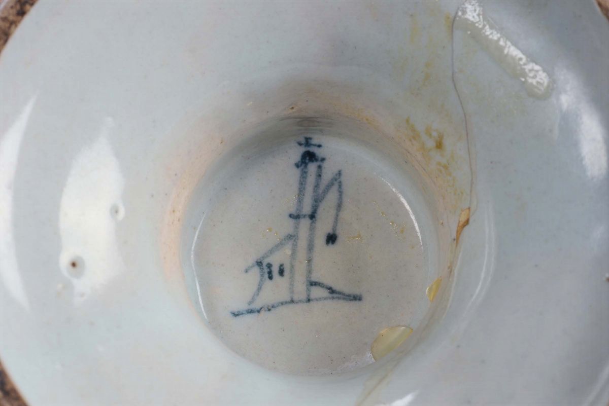 Coppia di Vasi da Elettuari in Maiolica “a Scenografia Barocca”, Savona XVIII Secolo