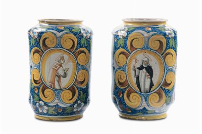 Coppia di Grandi Albarelli in Maiolica con Santi, Sicilia, Forse Caltagirone, XVIII Secolo