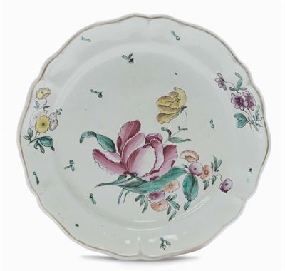 Piattino in Maiolica con Decoro alla Rosa, XVIII Secolo
