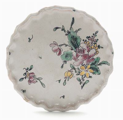 Sottocoppa in Maiolica con Decoro alla Rosa, Jacques Boselly, Savona XVIII Secolo