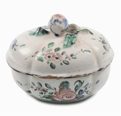 Zuccheriera in Maiolica con Decoro alla Rosa, Pesaro o Faenza XVIII Secolo
