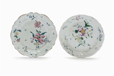 Un Piatto in Maiolica con Decoro alla Rosa Marcato Jacques Boselly, Savona XVIII Secolo; e Altro ...