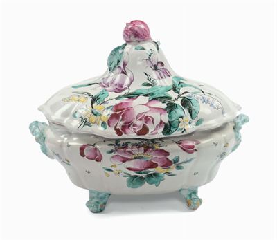 Grande Zuppiera con Decoro alla Rosa, Jacques Boselly, Savona XVIII Secolo