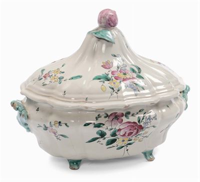 Zuppiera con Decoro alla Rosa, Jacques Boselly, Savona XVIII Secolo