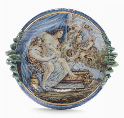 Sottocoppa in Maiolica Dipinta in Policromia con Putti e Figure Femminili, Castelli XIX Secolo