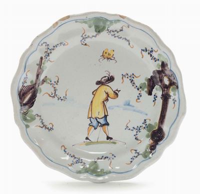 Piatto in Maiolica con Decoro a Figuretta e Rovine, Savona XVIII Secolo