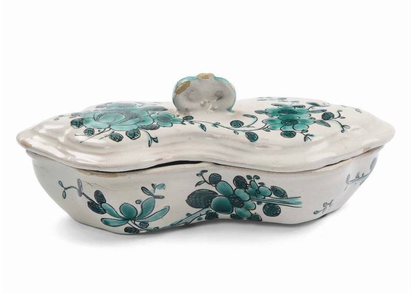 Saliera doppia in maiolica a decorazione monocroma verde. Jacques Boselly, Savona XVIII secolo  - Auction Italian Majolica from 16th to 18th Century - Cambi Casa d'Aste