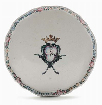 Sottocoppa in Maiolica con Stemma Centrale, Jacques Boselly, Savona XVIII Secolo