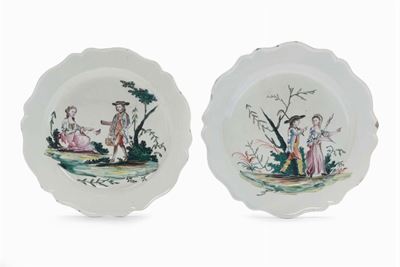 Coppia di Piatti in Terraglia con Scene Galanti, Jacques Boselly, Savona XVIII Secolo