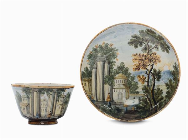 Tazzina e piattino decorati in policromia, Castelli XVIII secolo