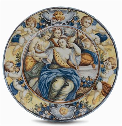 Piatto in Maiolica con Decoro Raffigurante Scena Mitologica con Putti, Castelli XVIII Secolo