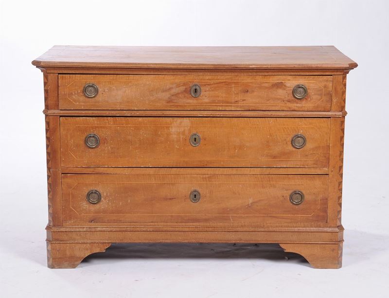 Comò a tre cassetti in legno massello filettato, XIX secolo  - Auction OnLine Auction 7-2013 - Cambi Casa d'Aste