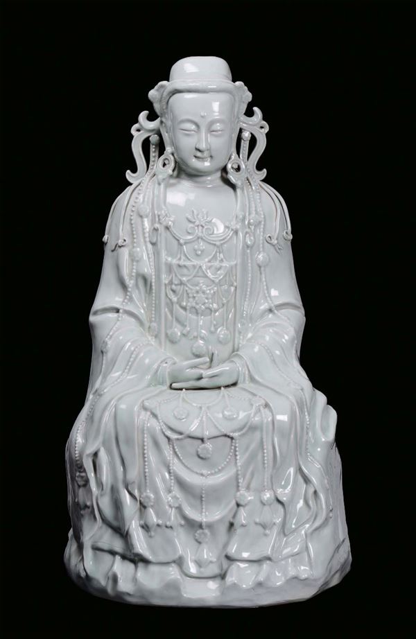 Guanyin in porcellana celadon, Cina