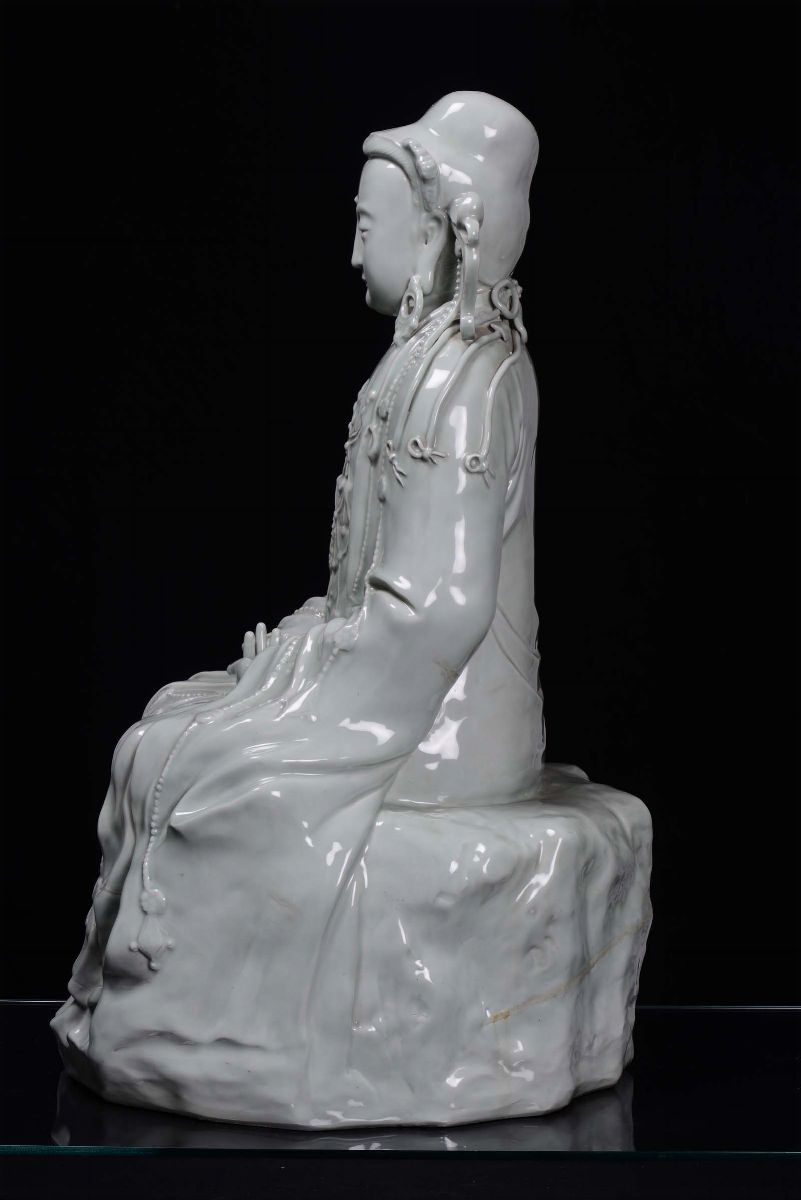 Guanyin in Porcellana Celadon, Cina
