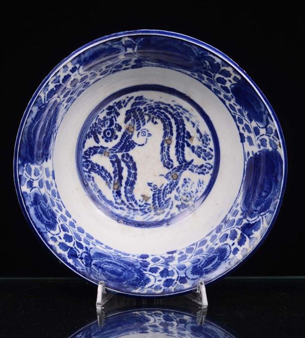 A white and blue porcelain bowl, Japan 19th century