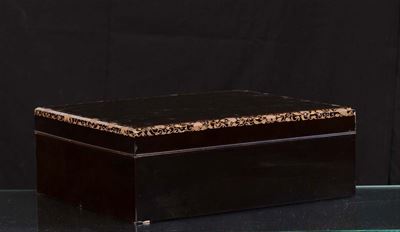Scatola in Legno Laccato Nero. Giappone Fine XIX Secolo