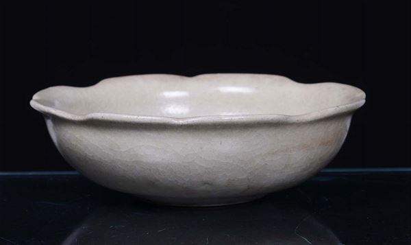 A polylobed celadon porcelain bowl, China, Qing Dynasty, 19th century