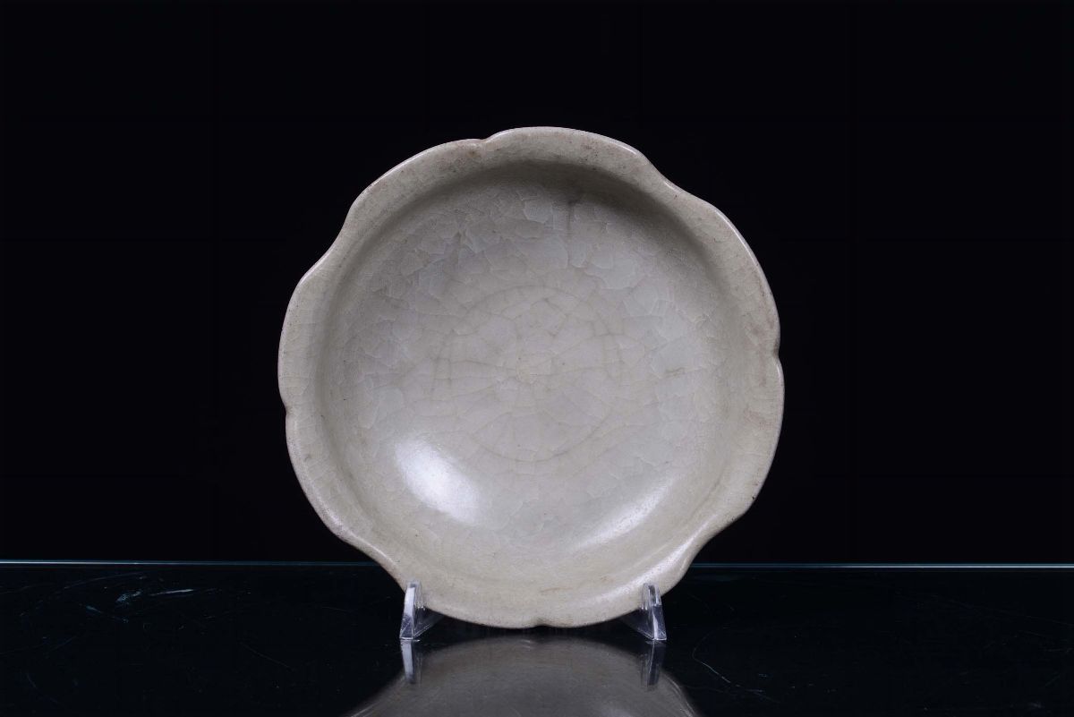Ciotola Polilobata in Porcellana Celadon, Cina Dimastia Qing, XIX Secolo