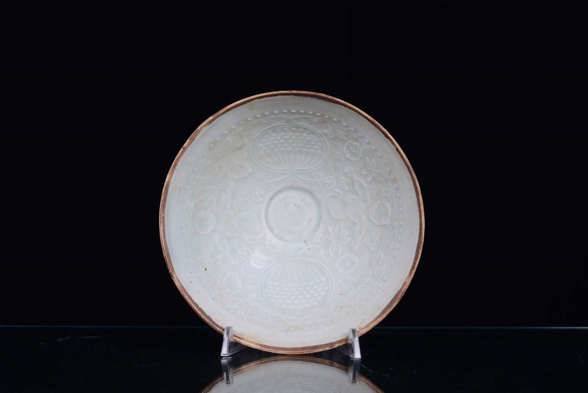 Ciotola in Ceramica Azzurra Decorata a Motivi Vegetali e Bambini, Cina, Dinastia Song (960-1279)