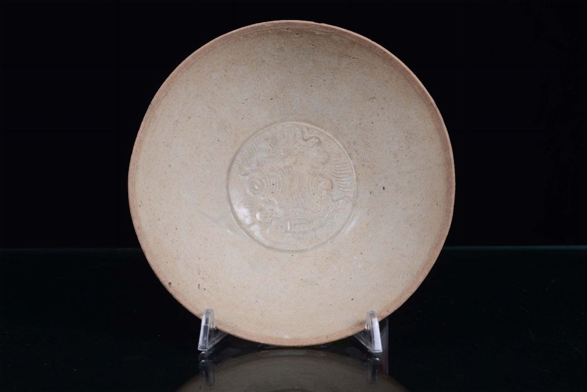 Ciotola in Ceramica Celadon Decorata con Pesci sul Fondo, Cina XVIII Secolo