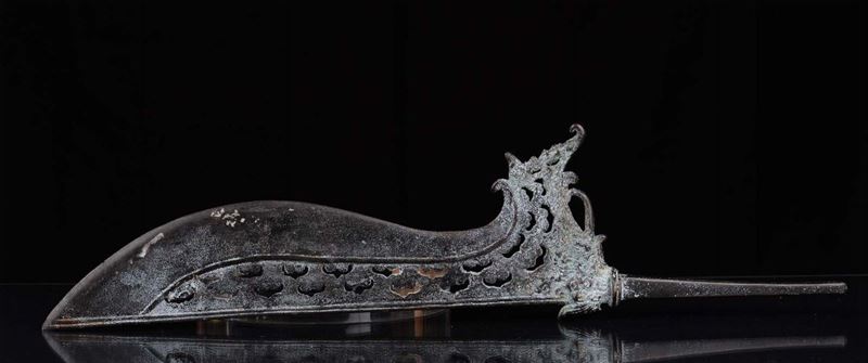 An iron Majapahit Halberd axe  - Auction Fine Chinese Works of Art - Cambi Casa d'Aste