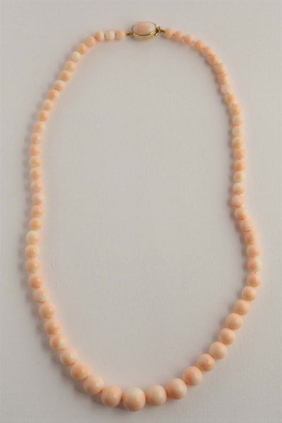 Collana con Boules Degradanti di Corallo Rosa Uniforme