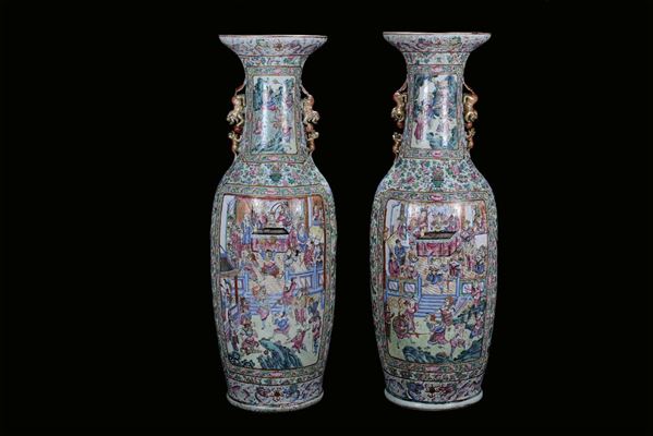 Coppia di grandi vasi in porcellana Famiglia Rosa, Cina, Dinastia Qing, inizio XIX secolo