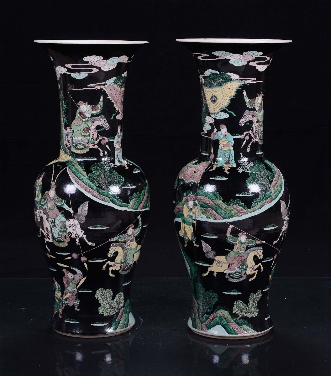 Coppia di Vasi in Porcellana Famiglia Nera, Cina, Dinastia Qing, Fine del XIX Secolo