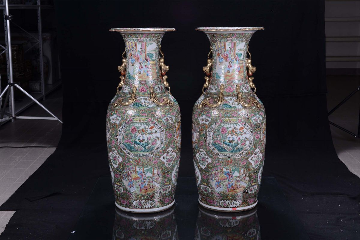 Coppia di Vasi in Porcellana Famiglia Rosa, Cina, Canton, Dinastia Qing, XIX Secolo