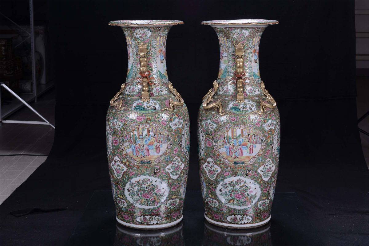Coppia di Vasi in Porcellana Famiglia Rosa, Cina, Canton, Dinastia Qing, XIX Secolo