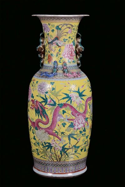 Grande Vaso in Porcellana a Fondo Giallo, Cina, Dinastia Qing, XIX Secolo
