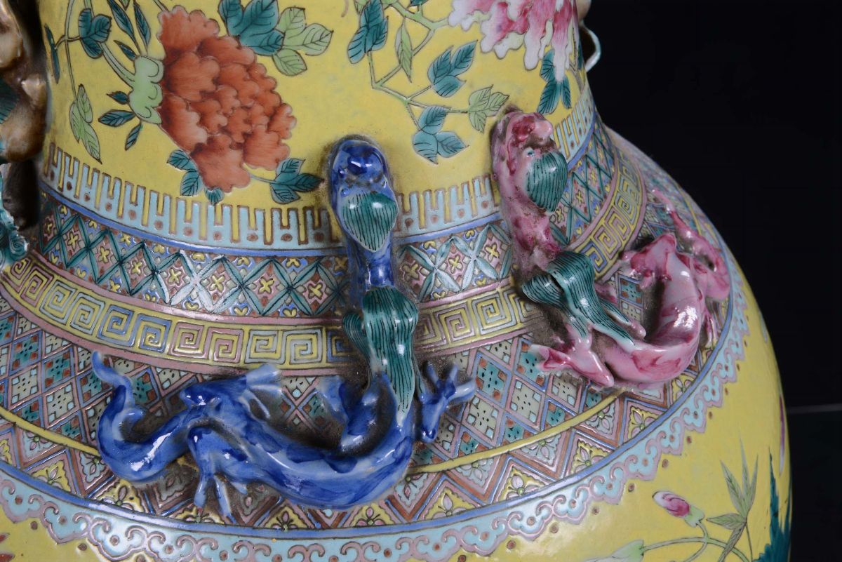 Grande Vaso in Porcellana a Fondo Giallo, Cina, Dinastia Qing, XIX Secolo