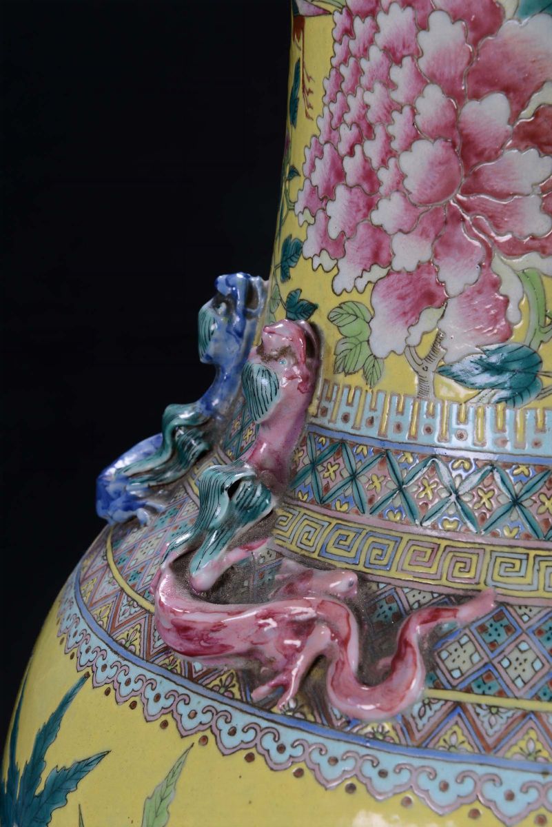 Grande Vaso in Porcellana a Fondo Giallo, Cina, Dinastia Qing, XIX Secolo