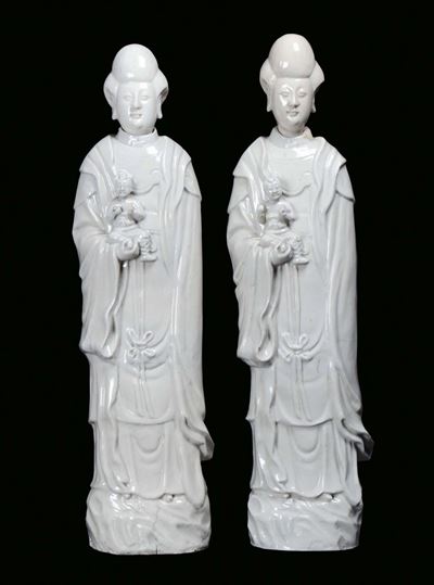 Coppia di Guanyin in Porcellana Blanc De Chine, Cina, Dinastia Qing, XVIII Secolo