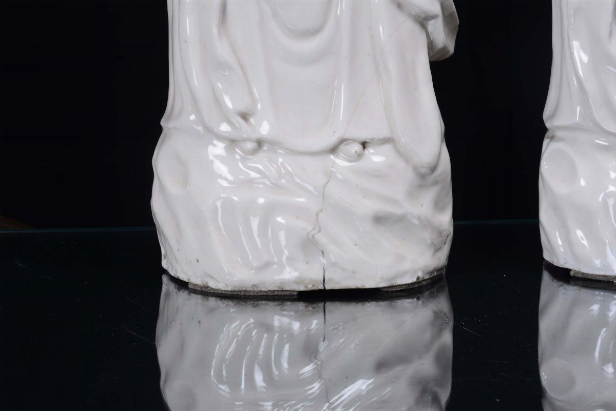 Coppia di Guanyin in Porcellana Blanc De Chine, Cina, Dinastia Qing, XVIII Secolo