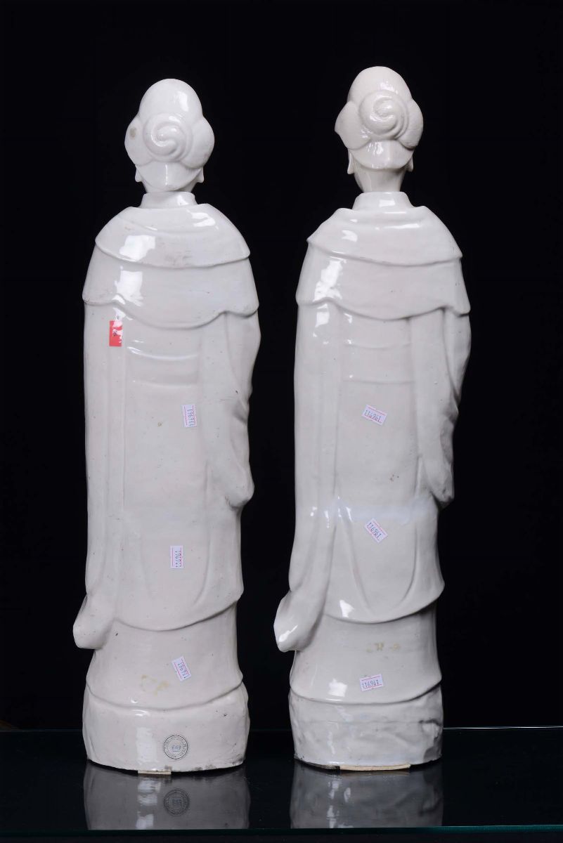 Coppia di Guanyin in Porcellana Blanc De Chine, Cina, Dinastia Qing, XVIII Secolo