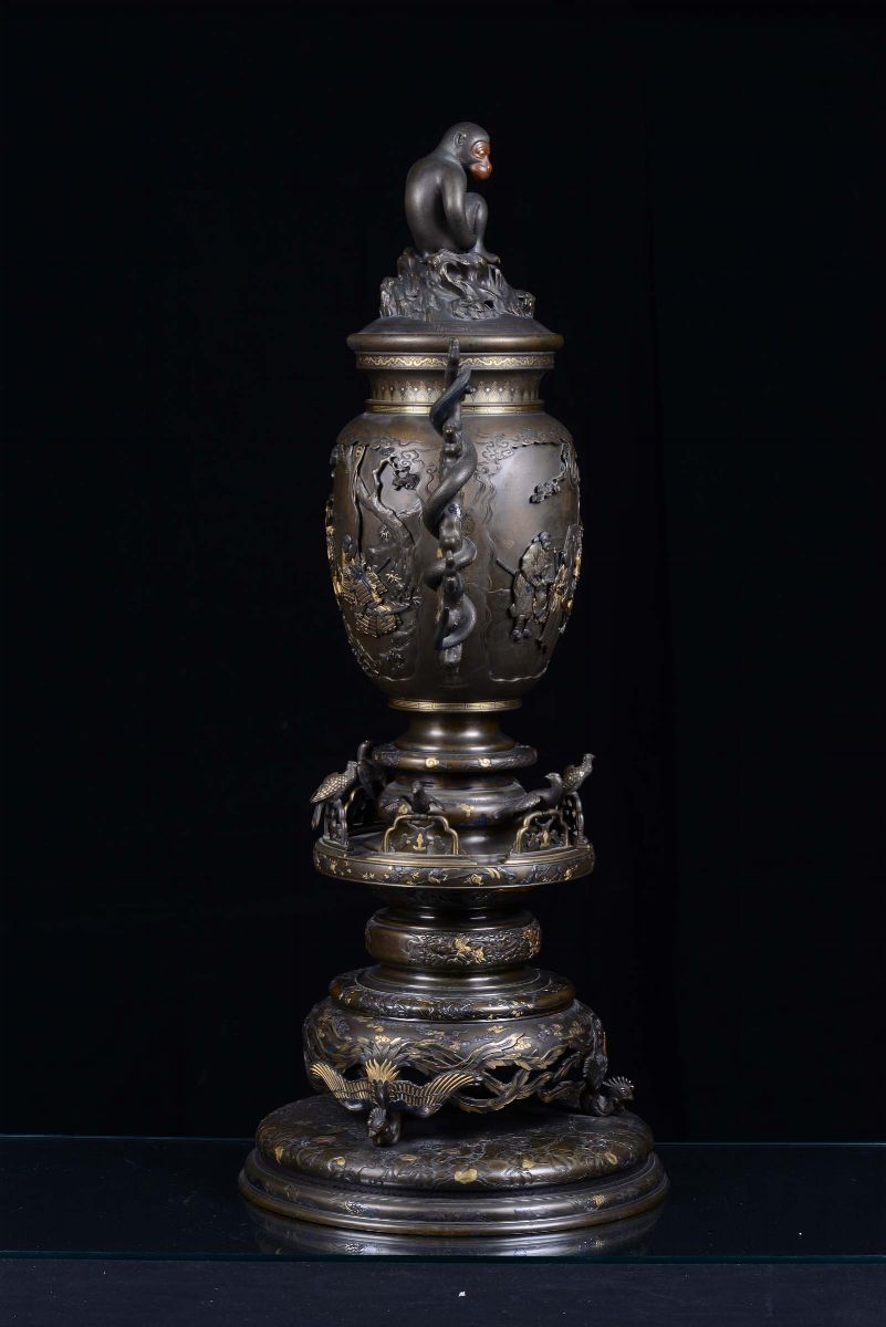 Importante Vaso in Bronzo con Inserti in Oro, Argento e Rame, Giappone, Epoca Meji, Fine del XIX ...