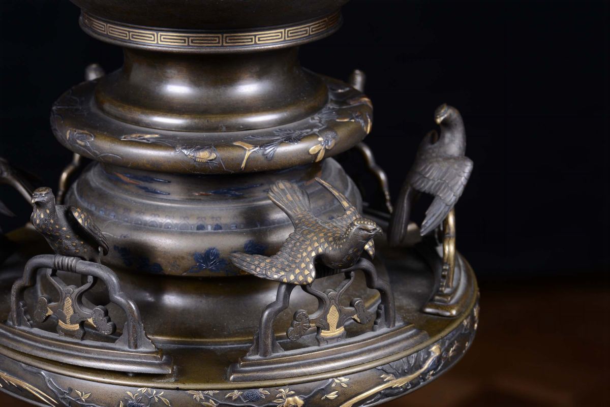 Importante Vaso in Bronzo con Inserti in Oro, Argento e Rame, Giappone, Epoca Meji, Fine del XIX ...