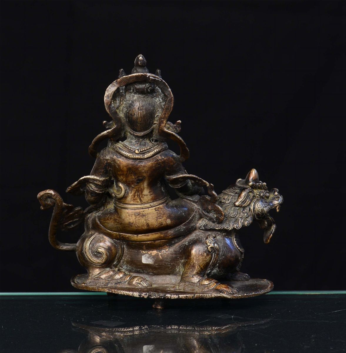 Scultura in Bronzo Argentato Raffigurante Divinità su Drago, Nepal XIX Secolo