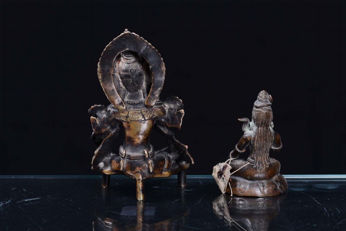 Due Sculture in Bronzo Raffigurante Divinità, Cina, XX Secolo