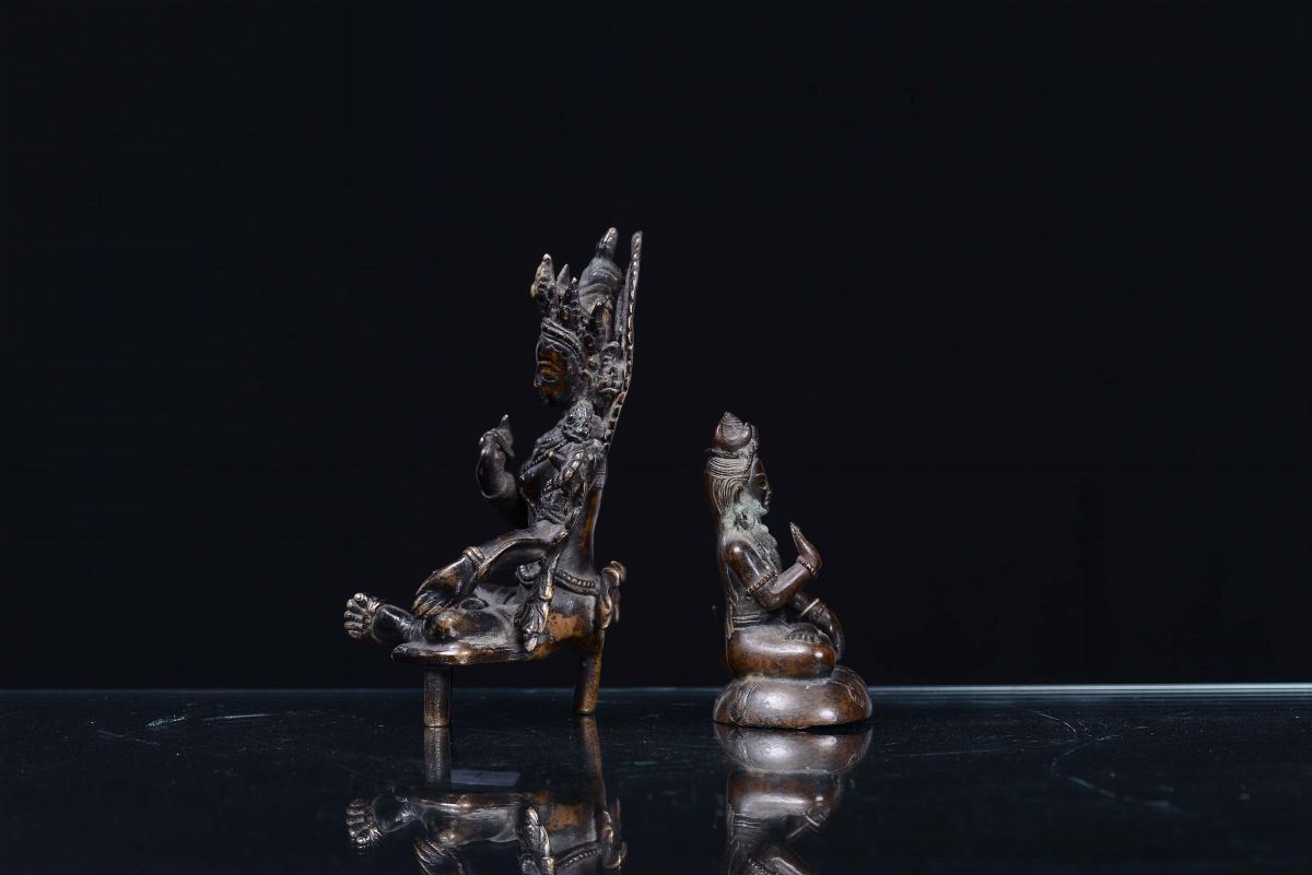 Due Sculture in Bronzo Raffigurante Divinità, Cina, XX Secolo