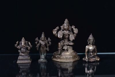 Lotto di Quattro Sculture in Bronzo Raffigurante Divinità