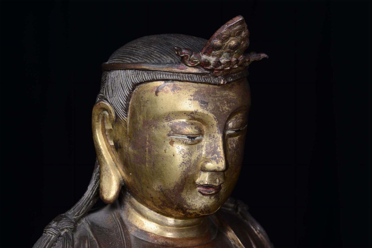 Grande ed Importante Buddha in Bronzo Dorato su Fiore di Loto, Cina, Dinastia Ming, XVII Secolo