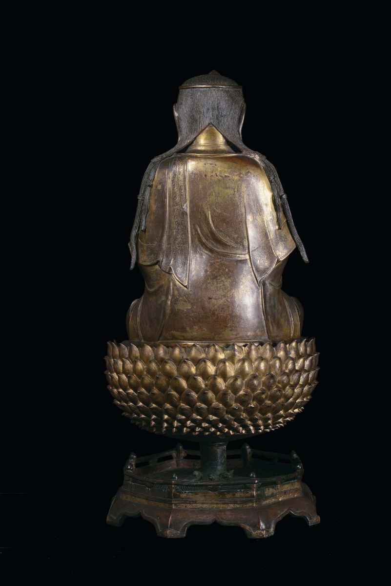 Grande ed Importante Buddha in Bronzo Dorato su Fiore di Loto, Cina, Dinastia Ming, XVII Secolo