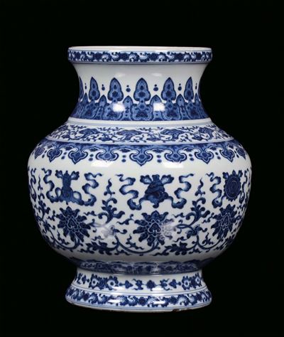 Vaso in Porcellana Bianca e Blu, Cina, Dinastia Qing, Marca e del Periodo Qianlong (1736-1795)