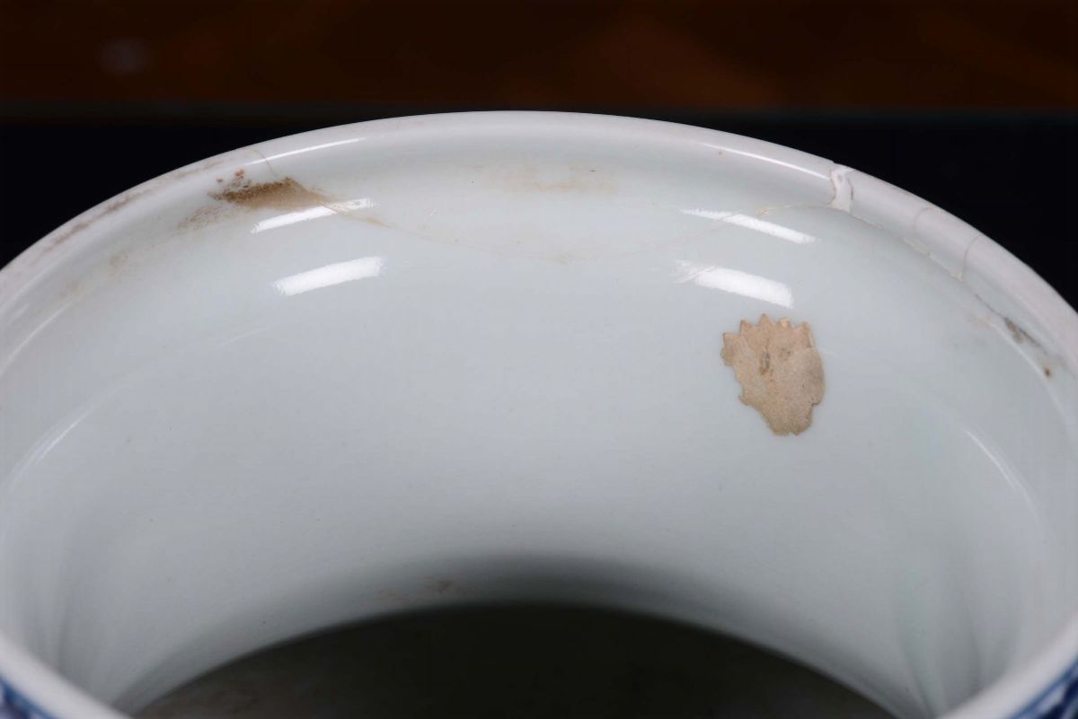 Vaso in Porcellana Bianca e Blu, Cina, Dinastia Qing, Marca e del Periodo Qianlong (1736-1795)