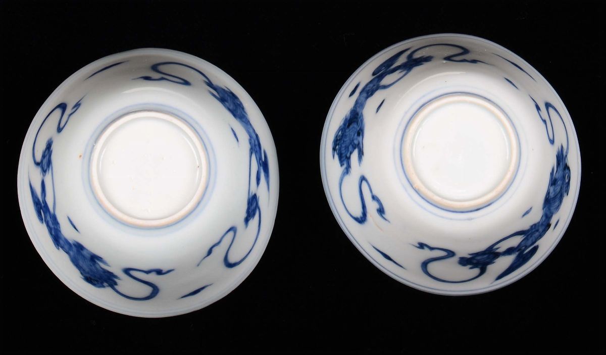 Coppia di Piccole Tazze da The in Porcellana Bianca e Blu, Cina, Dinastia Qing, XIX Secolo