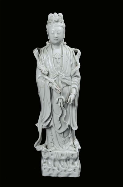 Guanyin in Porcellana Blanc De Chine Dehua, Cina, Dinastia Qing, XIX Secolo