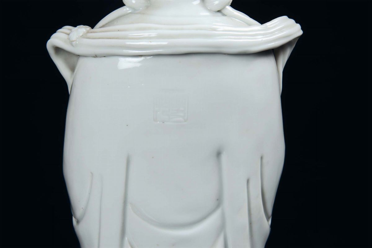 Guanyin in Porcellana Blanc De Chine Dehua, Cina, Dinastia Qing, XIX Secolo