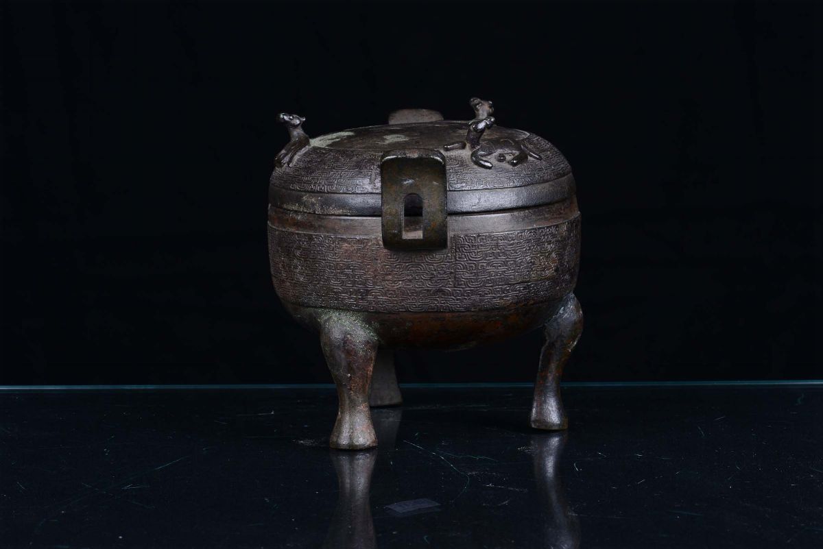 Incensiere in Bronzo di Forma Arcaica, Cina, Dinastia Ming, XVII Secolo